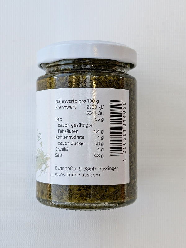 Basilikum-Kräuter-Pesto
