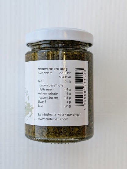 Basilikum-Kräuter-Pesto