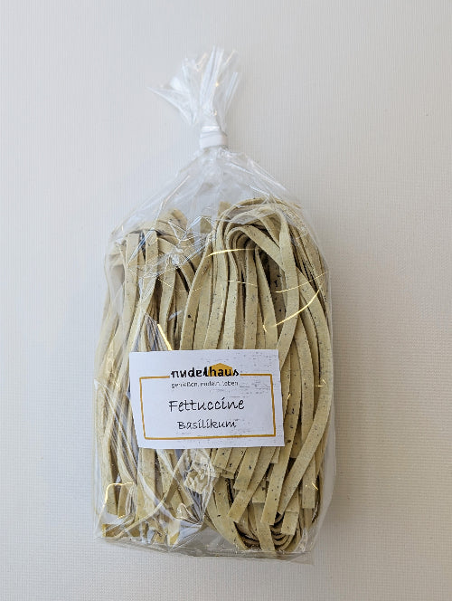 Fettuccine mit Basilikum