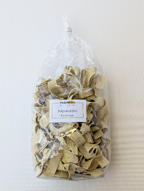 Pappardelle mit Basilikum