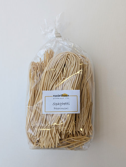 Spaghetti mit Peperoncini