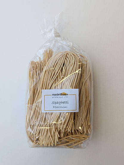 Spaghetti mit Peperoncini