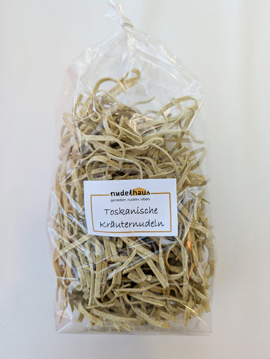 Toskanische Kräuternudeln